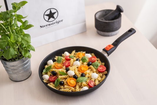 Sternsteiger pan MoVe + knife offer