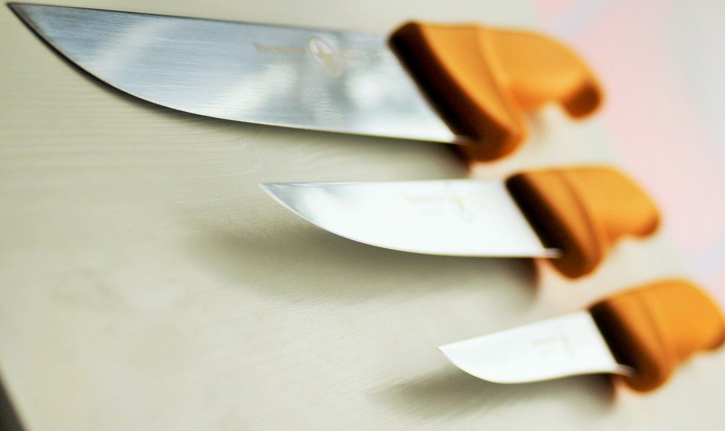 Juego de 3 cuchillos de carnicero.