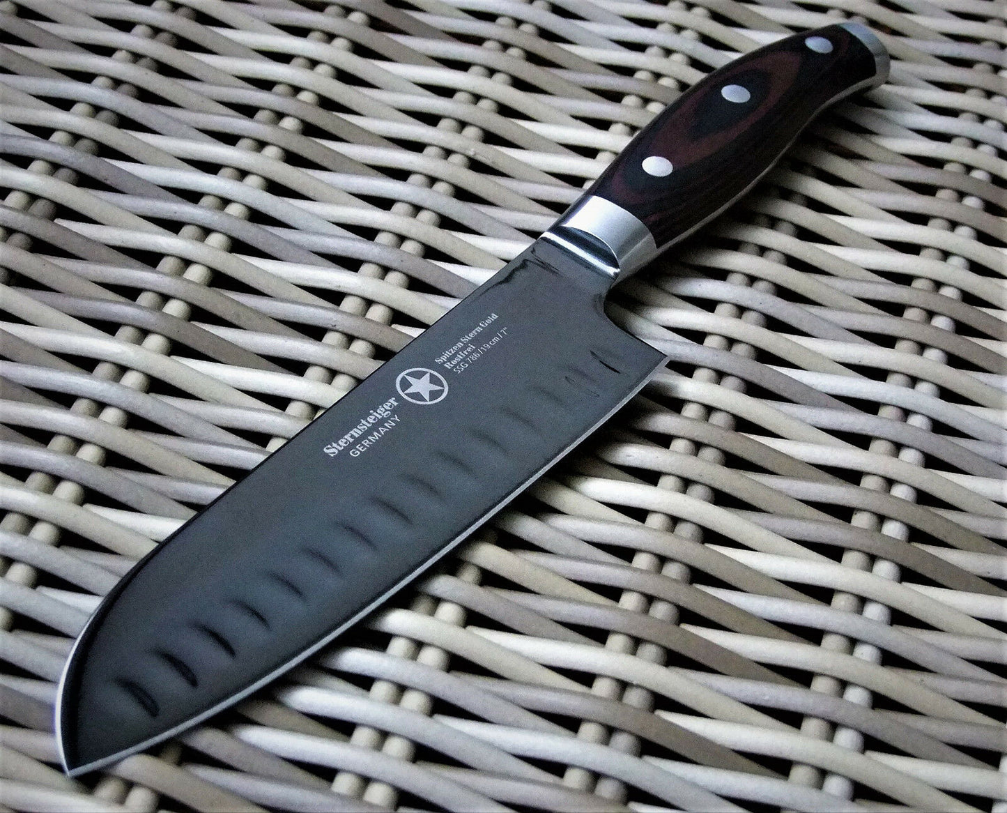 Cuchillo Santoku Sternsteiger Titanium Series de 7"/18 cm con borde hueco + cuchillo de pelar de 3,5"/10 cm